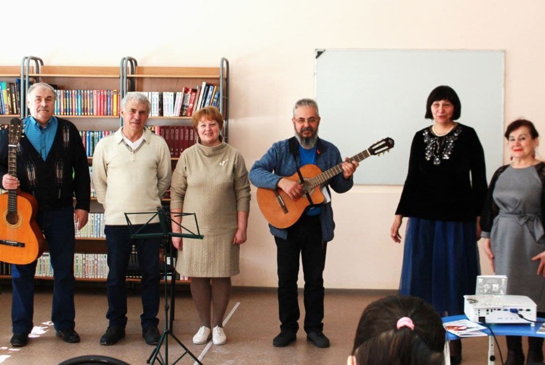 Концерт красноярских бардов «Он вчера не вернулся из боя»