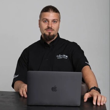 Роман Козлов